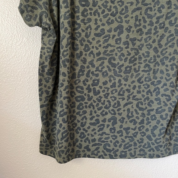 Sanctuary Green and Black Cheetah Print Short Sleeve Crew Neck Tee Shirt - Picture 8 of 9